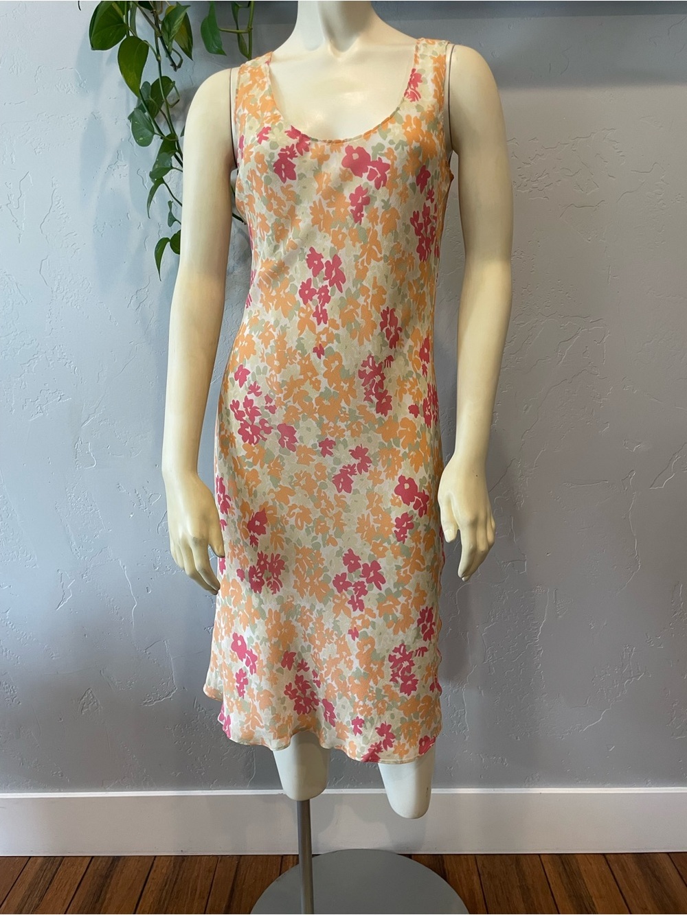 Pristine vintage Y2K 100% silk Floral Slip Dress in Peach & Pink 4